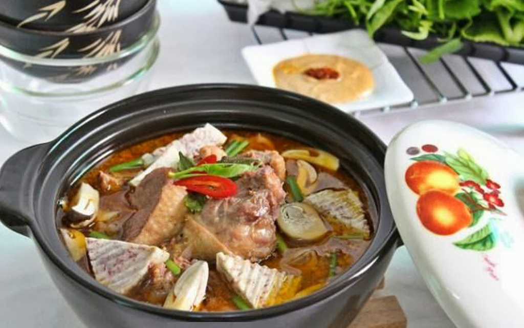 Hoàn thành món vịt nấu chao Hoàn thành món vịt nấu chao