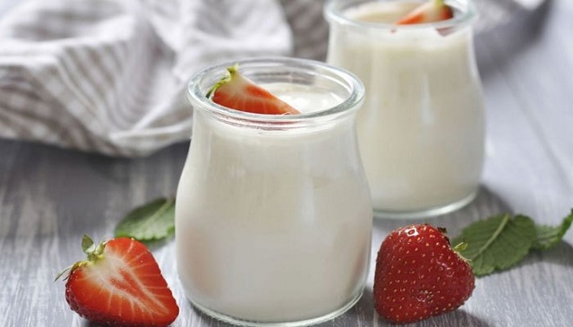 Sữa chua từ sữa tươi và sữa đặc – món sữa chua với hương vị kinh điển