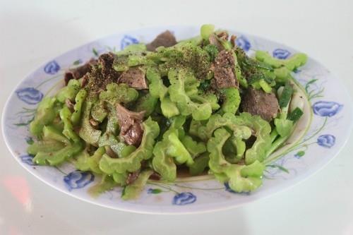 Món bò nè khô qua thơm ngon. Món bò nè khô qua thơm ngon.