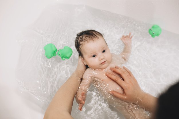Cách sử dụng sữa tắm cho trẻ sơ sinh