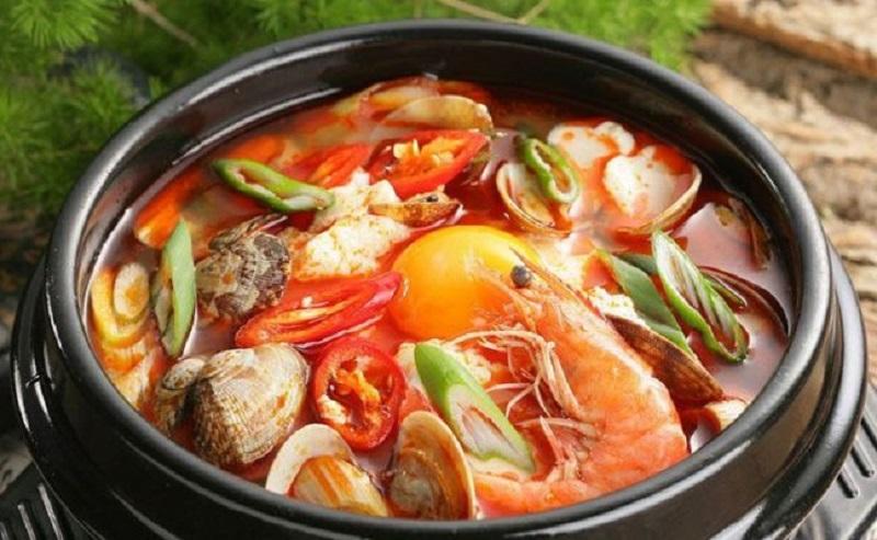 Cách nấu lẩu hải sản thái chua cay, ngon khó cưỡng Cách nấu lẩu hải sản thái chua cay, ngon khó cưỡng