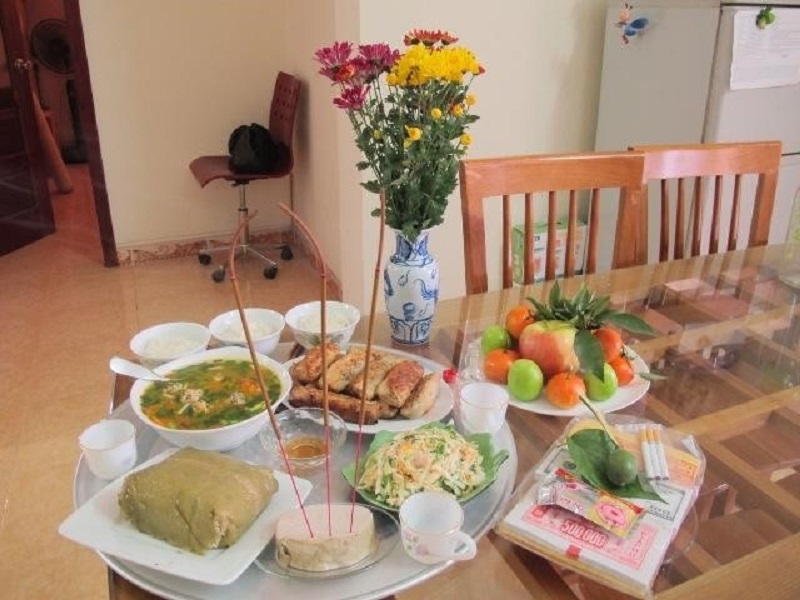 Người miền Bắc chuẩn bị kỹ lưỡng cho mâm cúng ông Táo. Người miền Bắc chuẩn bị kỹ lưỡng cho mâm cúng ông Táo.