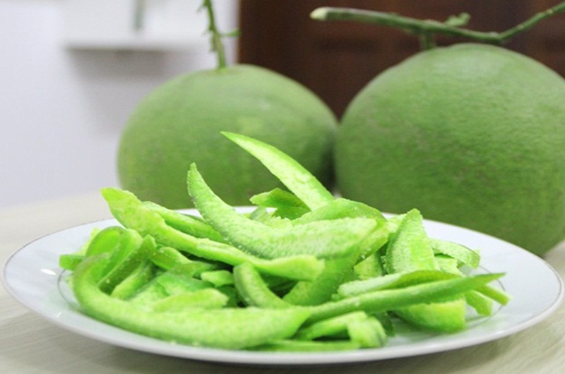 Nguyên liệu chính để làm mứt vỏ bưởi Nguyên liệu chính để làm mứt vỏ bưởi