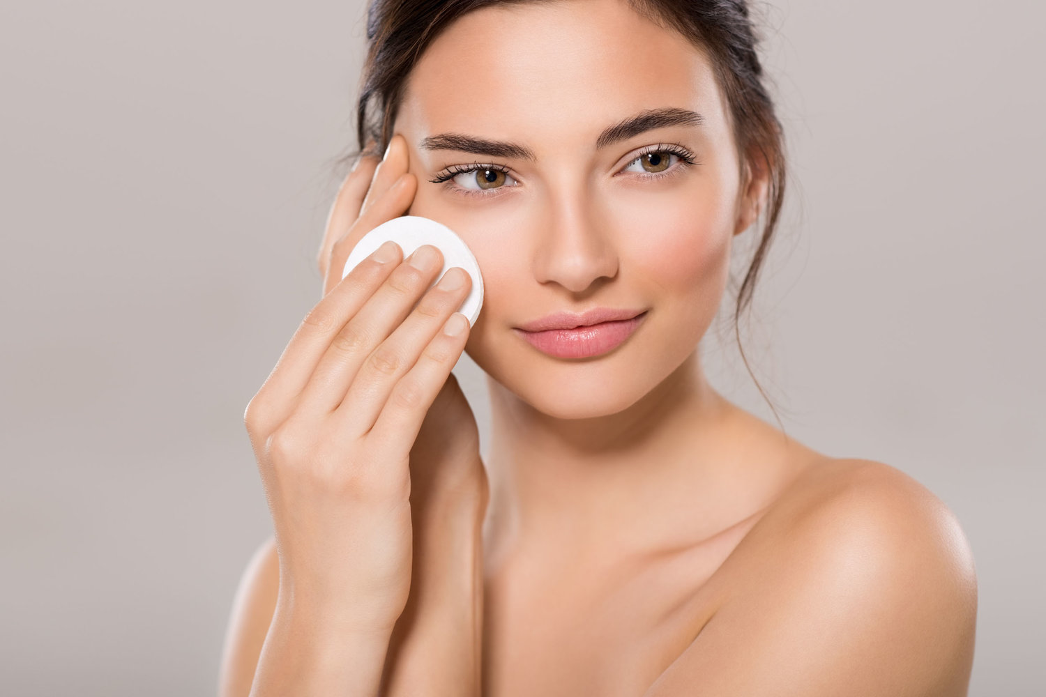 Lợi ích khi sử dụng nước tẩy trang Lợi ích khi sử dụng nước tẩy trang