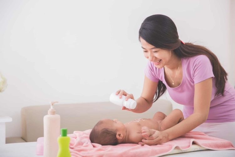 Tiêu chí lựa chọn phấn rôm cho bé Tiêu chí lựa chọn phấn rôm cho bé