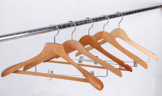 Cách bảo quản móc treo quần áo giúp kéo dài tuổi thọ Cách bảo quản móc treo quần áo giúp kéo dài tuổi thọ