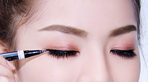 Lưu ý khi sử dụng kẻ mắt nước Lưu ý khi sử dụng kẻ mắt nước