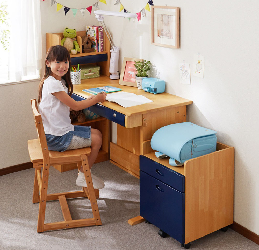 Kinh nghiệm chọn mua bàn học cho bé đẹp chất lượng Kinh nghiệm chọn mua bàn học cho bé đẹp chất lượng