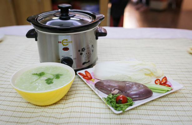 Nên mua nồi nấu cháo áp suất hay nồi nấu cháo bằng điện Nên mua nồi nấu cháo áp suất hay nồi nấu cháo bằng điện