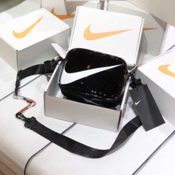 Túi Nike Mini Swoosh nhựa PVC size 18 x 7.5cm