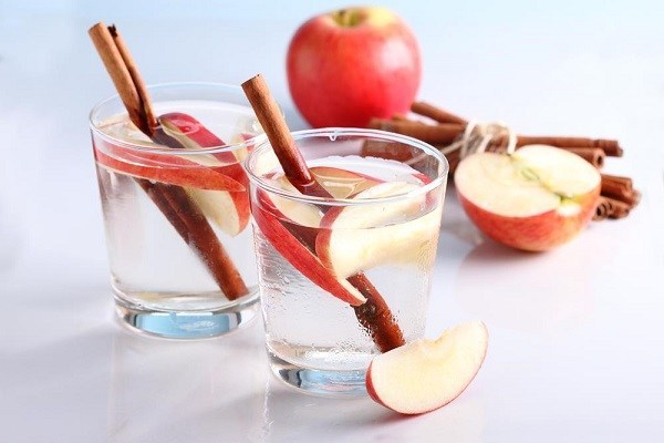 Nước detox táo quế giúp giảm mỡ bụng hiệu quả
