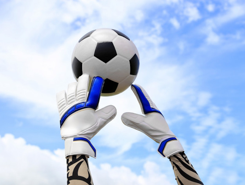 Bảo vệ tay thủ môn khỏi chấn thương
