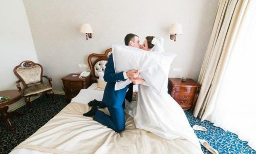 Cách lựa chọn chăn ga gối cho ngày cưới 
