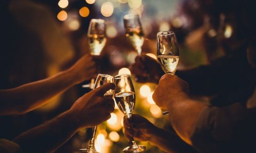 Top 3 loại rượu phù hợp để dùng trong các buổi tiệc sang trọng